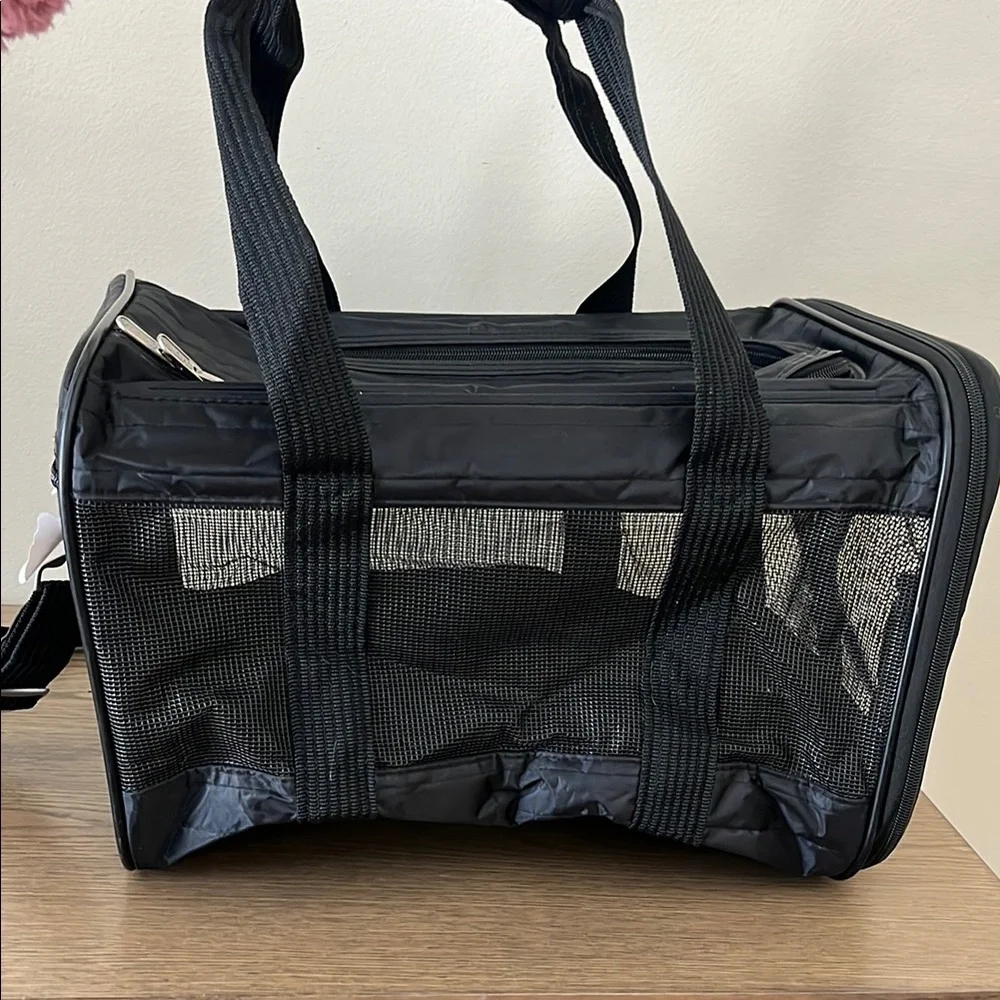 Medium Sherpa Soft Sided Animal Carrier Black